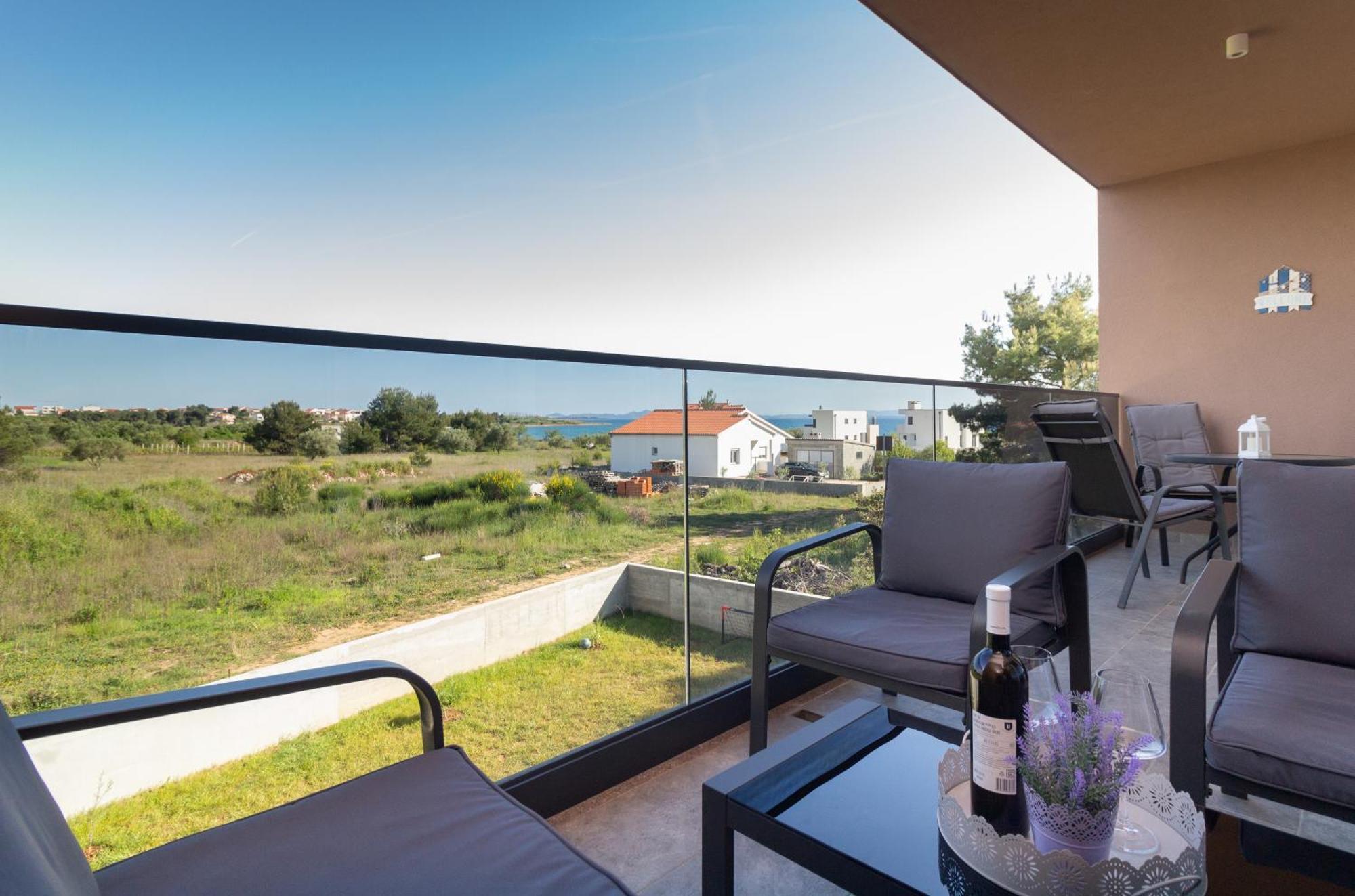 Modern And Spacious Apartment Helena Near The Beach Privlaka  Eksteriør billede